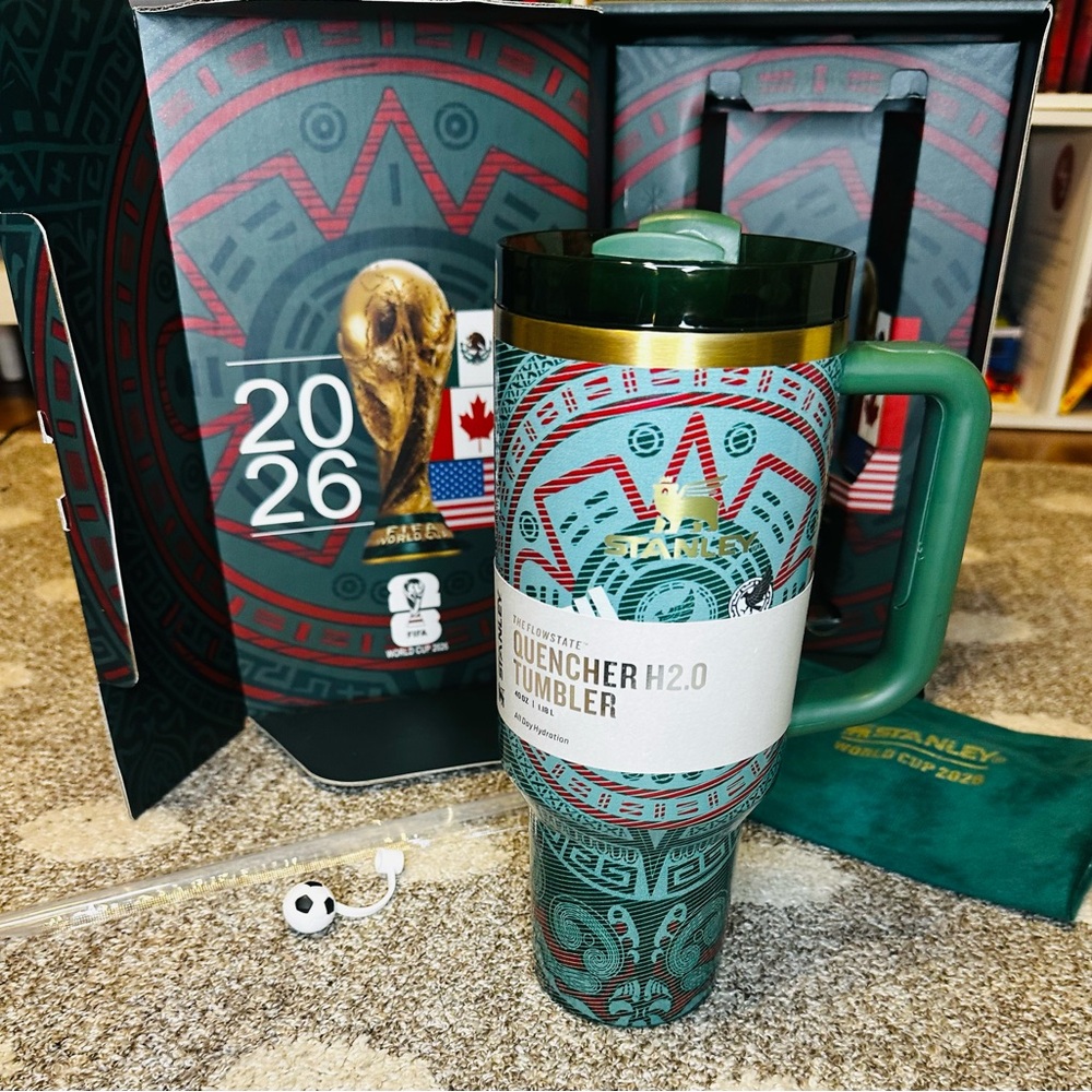 Stanley Quencher H2.0 Tumbler - World Cup 2026 Green Aztec Design